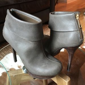 Jessica Simpson gray booties