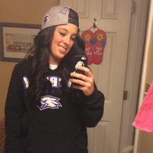 Meet your Posher, Courtney