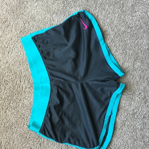 Nike shorts M