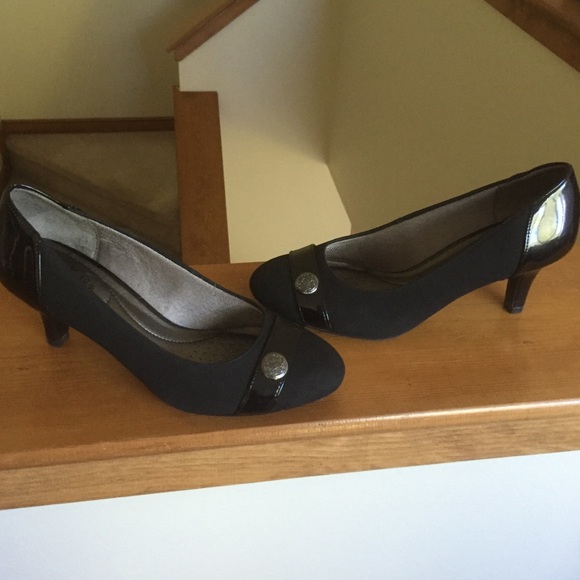 Life Stride Soft System black heels.