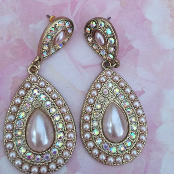 Light pink earring - Picture 2 of 2