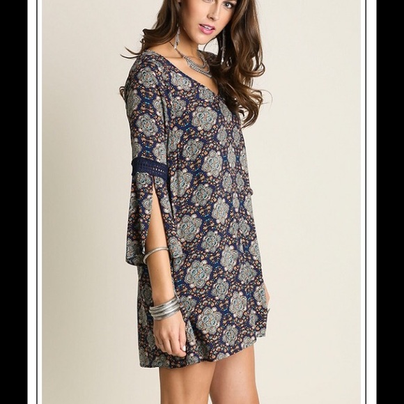 πΆ FLASH SALE! πΆ Floral Lace Cape Shirtdress NWT - Picture 2 of 4