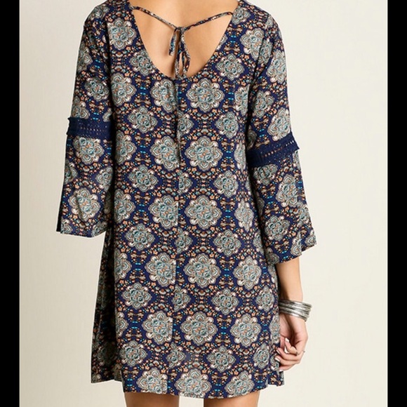 🛍PRICE DROPPIN! 🛍Floral Lace Cape Shirtdress NWT - Picture 3 of 4