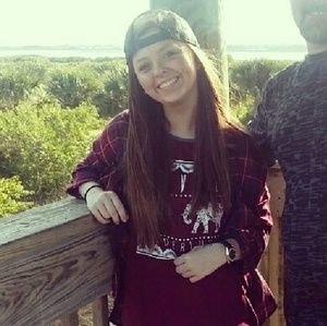 Meet your Posher, Alyssa