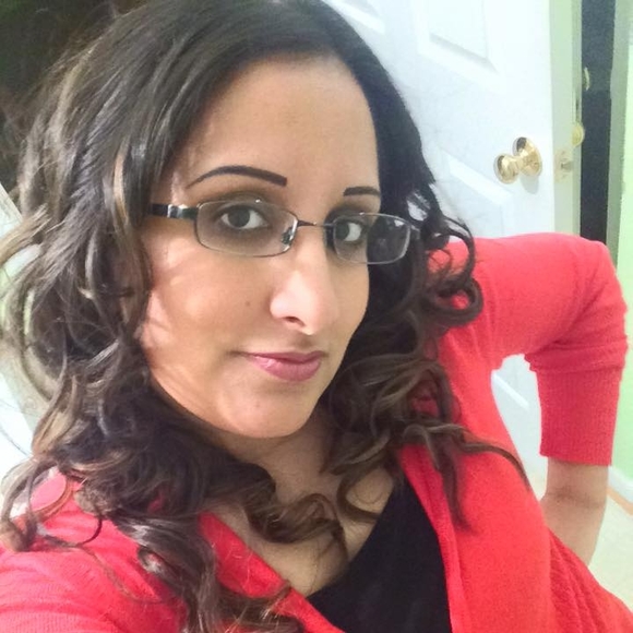 Meet your Posher, Reena - Picture 2 of 5