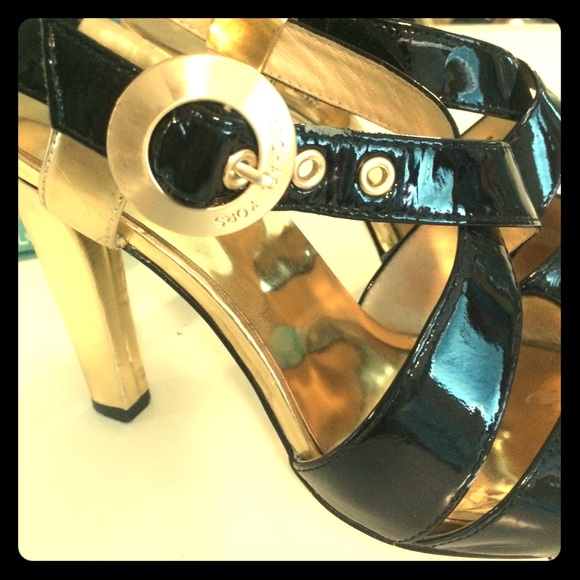 STUNNING!!✨✨ Michael Kors Shoes