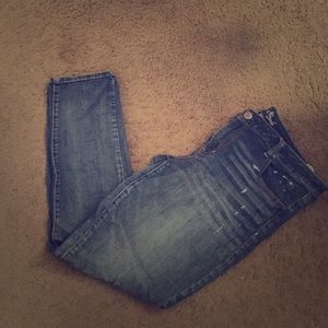 Lightly distressed American eagle jeggings
