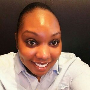 Meet your Posher, Denise