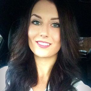 Meet your Posher, Manya