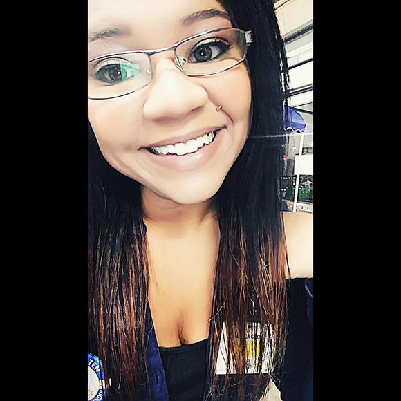 Meet your Posher, Layla