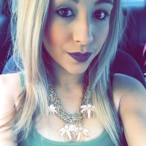 Meet your Posher, Valeria