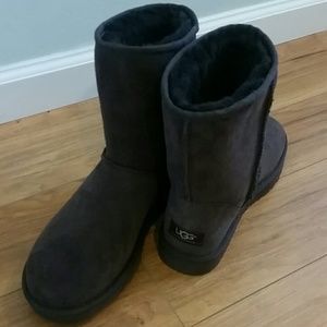 Reduced!! Chocolate brown classic Ugg boots