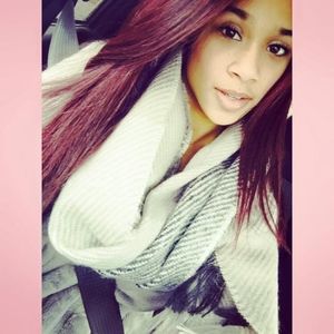 Meet your Posher, Elizabeth