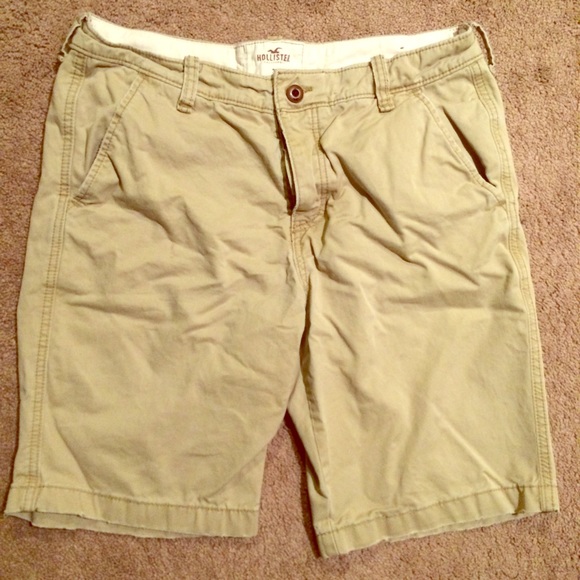 HOLLISTER: MENS KAKHI SHORTS