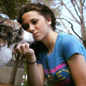 Meet your Posher, Caitlin