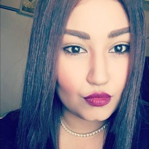 Meet your Posher, Julia