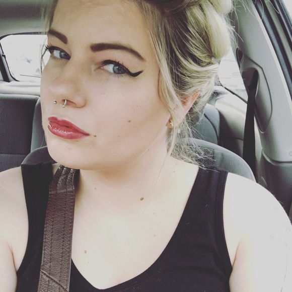 Meet your Posher, Cora - Picture 2 of 6