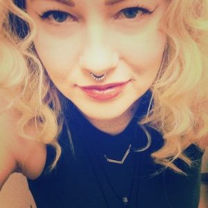 Meet your Posher, Cora