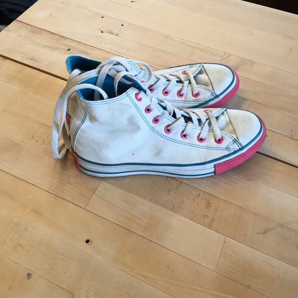 Chuck Taylor high tops size 6, Fits8!! Paid 40. - Picture 2 of 4
