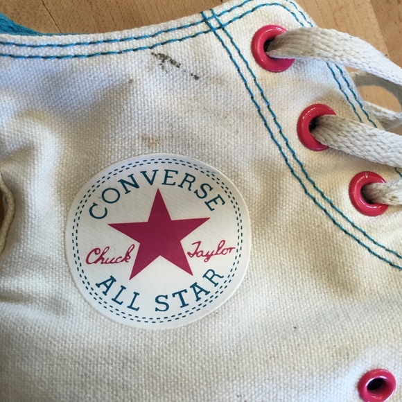 Chuck Taylor high tops size 6, Fits8!! Paid 40. - Picture 4 of 4