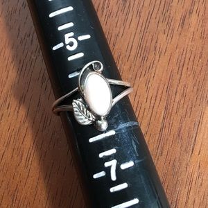 Vintage Sterling Silver Mother of Pearl Ring
