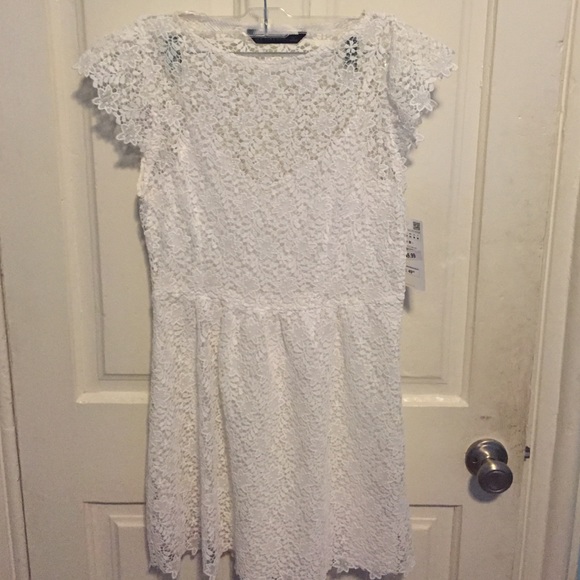 White lace Zara dress -- NWT