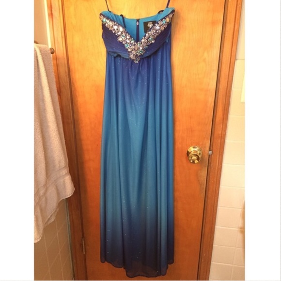 Prom Dress - Picture 3 of 4