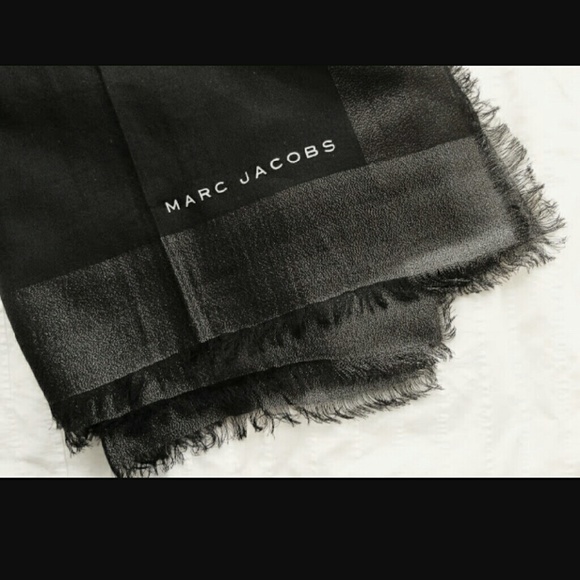 Like New Scarf - Picture 2 of 2