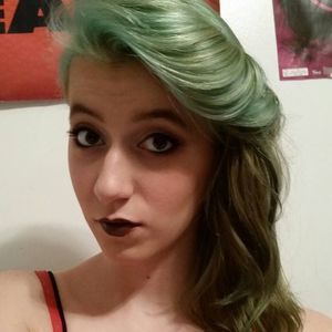 Meet your Posher, Caitlin