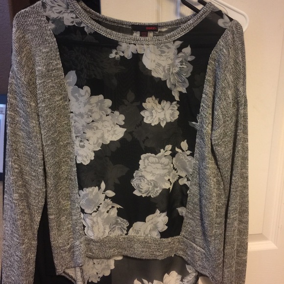 Gorgeous long sleeve size small!