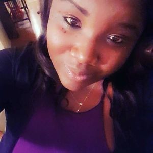 Meet your Posher, Dee