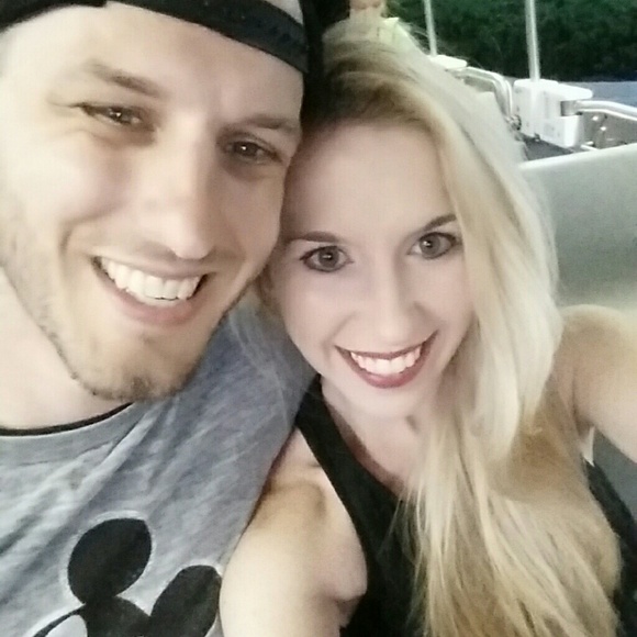 Meet your Posher, Elizabeth - Picture 3 of 3