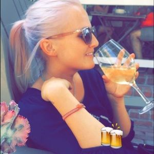 Meet your Posher, Janelle