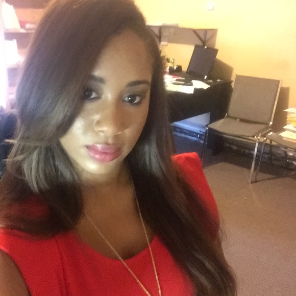 Meet your Posher, Minelly