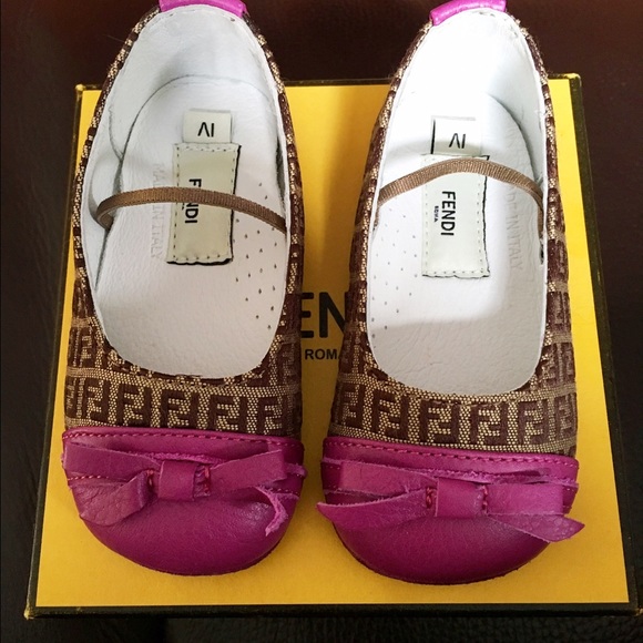 fendi baby shoes