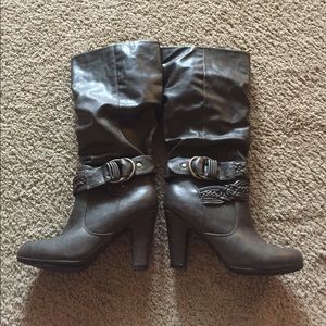 High heeled brown/grey size 9