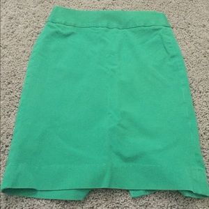 Banana Republic size 4 green pencil skirt
