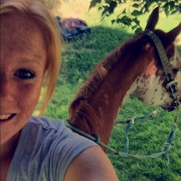 Meet your Posher, Elli