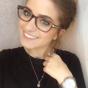 Meet your Posher, Marcela