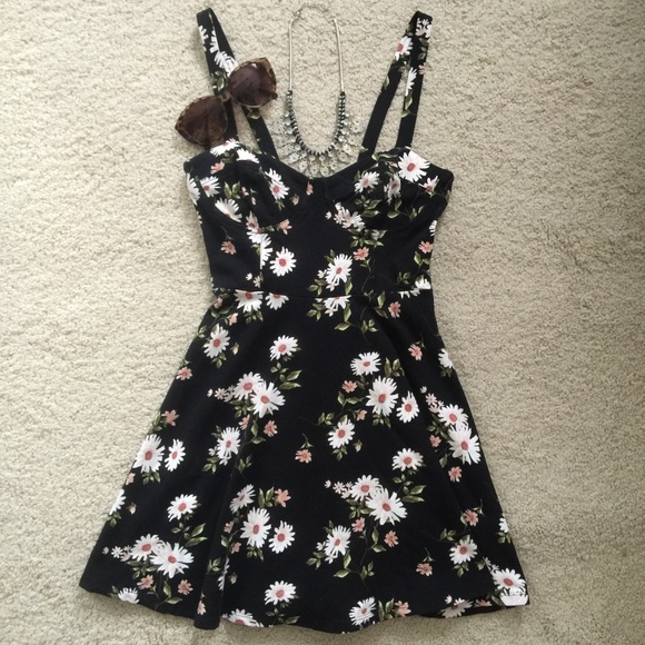 ❌SOLD❌Forever 21 Floral Dress🌼