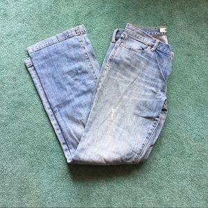 Gap log and lean jeans!