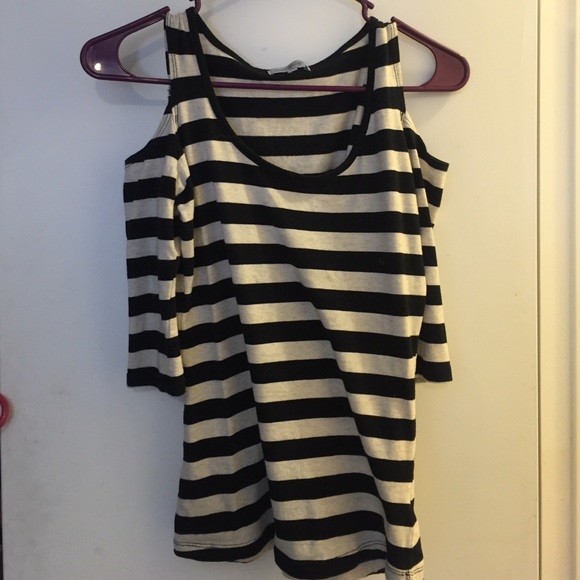 Shoulder Cut Out Top