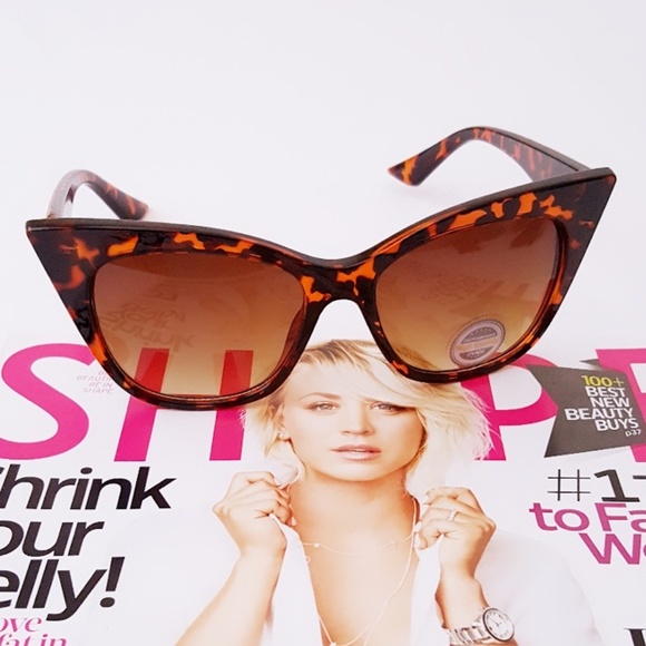 Accessories - Exaggerated Cateye Sunglasses (Tortoise)