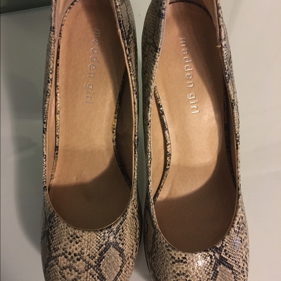 Madden Girl women's 'clearly' Patent Pumps