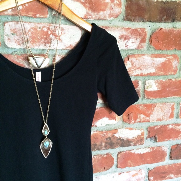 🌷SALE! LBD 💄💋 - Picture 3 of 4