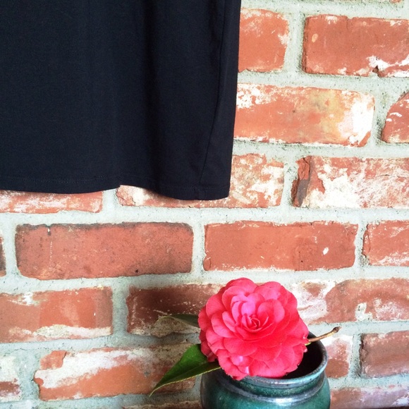 🌷SALE! LBD 💄💋 - Picture 4 of 4