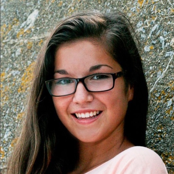 Meet your Posher, Isabelle - Picture 1 of 1