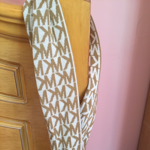 Michael Kors Scarf - Picture 2 of 3