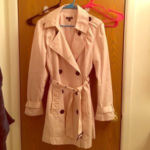 Tan, chic peacoat!
