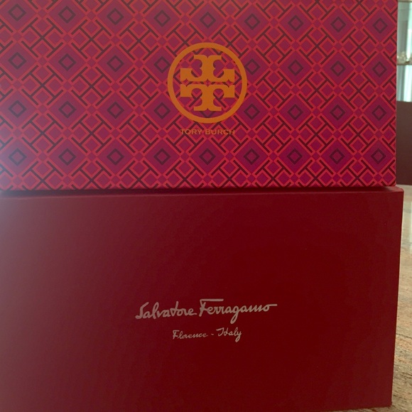 Shoe box - Picture 1 of 3